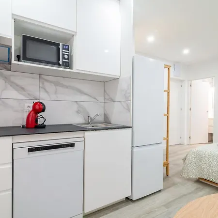 Salatan Apartments, Plaza Paris