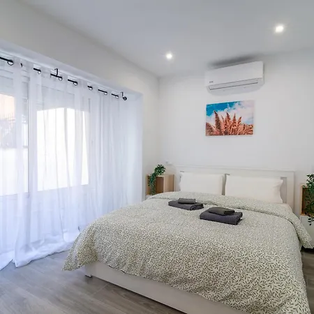 Salatan Apartments, Plaza Paris Apartment