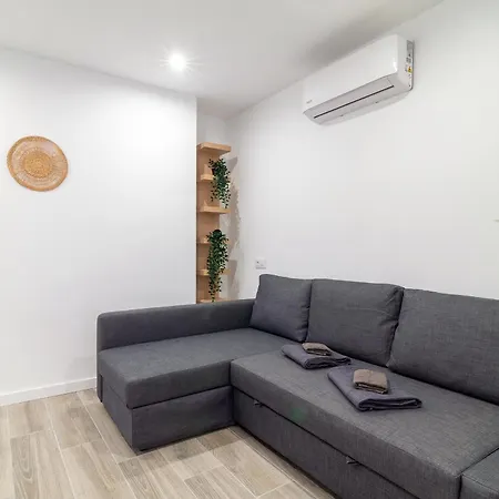 Salatan Apartments, Plaza Paris Apartment *