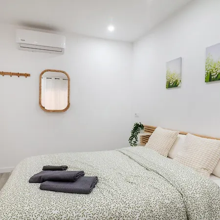 Salatan Apartments, Plaza Paris *