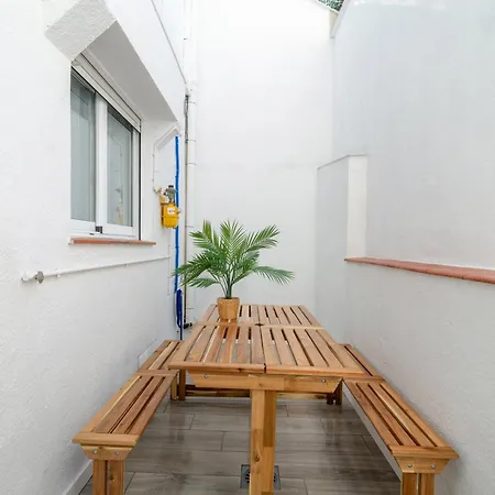 Salatan Apartments, Plaza Paris