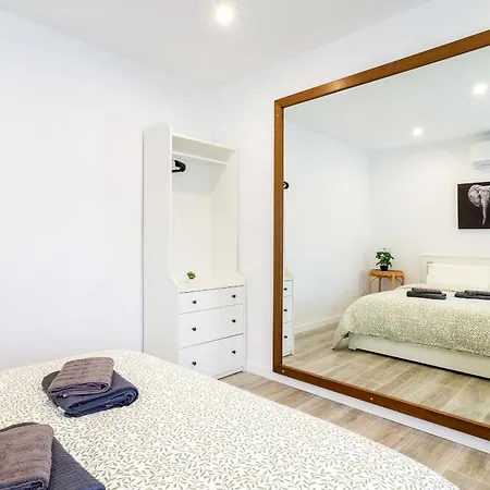 Salatan Apartments, Plaza Paris Apartment Lloret de Mar