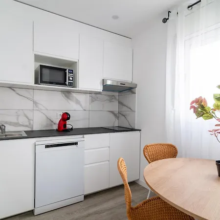 Salatan Apartments, Plaza Paris Apartmán *
