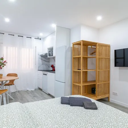 Salatan Apartments, Plaza Paris Λορέτ Ντε Μαρ