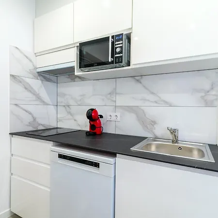 Salatan Apartments, Plaza Paris Λορέτ Ντε Μαρ