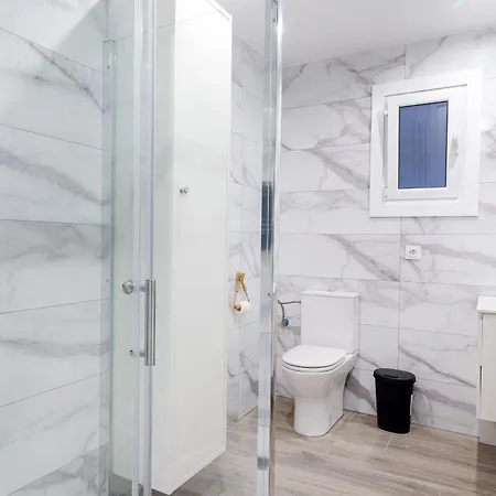 Salatan Apartments, Plaza Paris * Λορέτ Ντε Μαρ