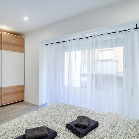 Salatan Apartments, Plaza Paris Διαμέρισμα *