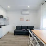 Salatan Apartments, Plaza Paris Apartament Lloret de Mar