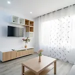 Salatan Apartments, Plaza Paris Апартаменти *