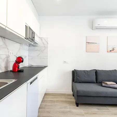 Salatan Apartments, Plaza Paris Apartament Lloret de Mar