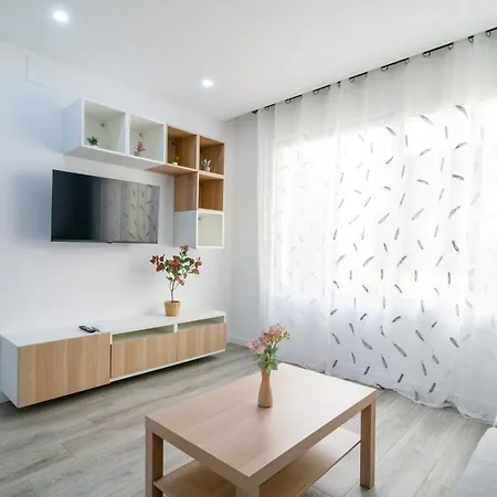 Salatan Apartments, Plaza Paris Apartament *