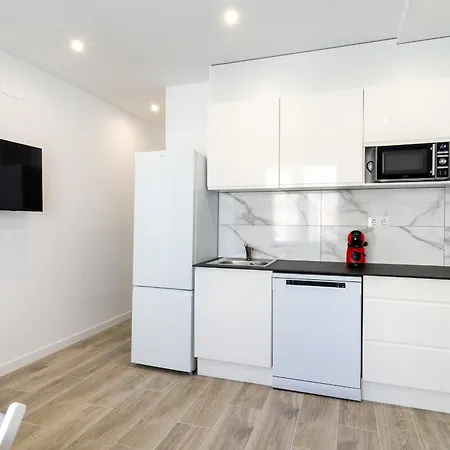 Salatan Apartments, Plaza Paris Daire *