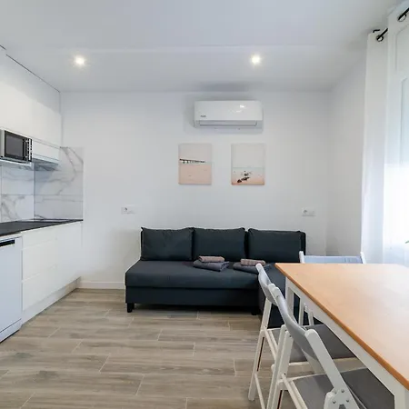 Daire Salatan Apartments, Plaza Paris