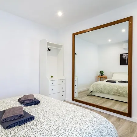 Salatan Apartments, Plaza Paris Lloret de Mar