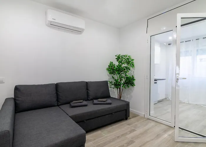 Salatan Apartments, Plaza Paris