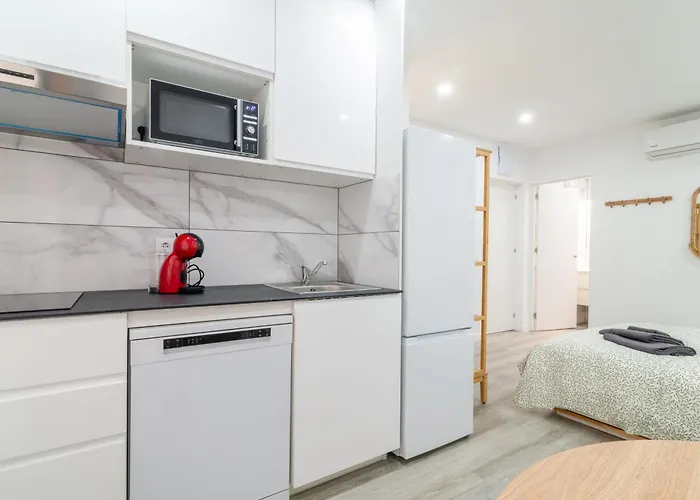 Salatan Apartments, Plaza Paris