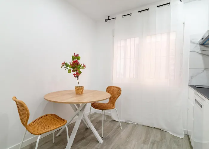 Salatan Apartments, Plaza Paris Apartment *