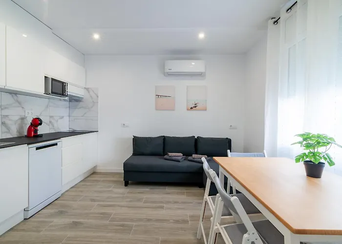 Salatan Apartments, Plaza Paris Apartment Lloret de Mar