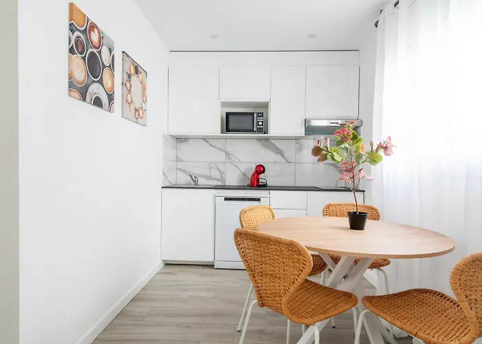 Salatan Apartments, Plaza Paris Lloret de Mar