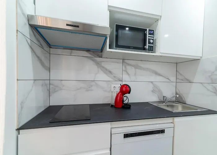 Salatan Apartments, Plaza Paris