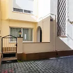 Salatan Apartments, Plaza Paris