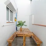 Salatan Apartments, Plaza Paris