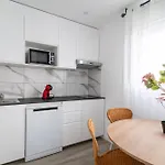 Salatan Apartments, Plaza Paris Apartament *