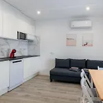 Salatan Apartments, Plaza Paris *