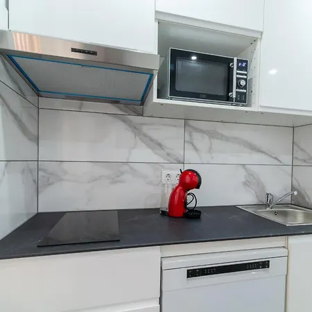 Salatan Apartments, Plaza Paris