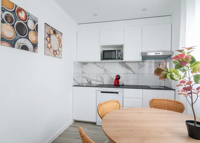 Salatan Apartments, Plaza Paris *