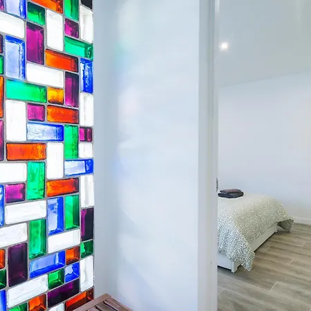 Salatan Apartments, Plaza Paris 아파트 *