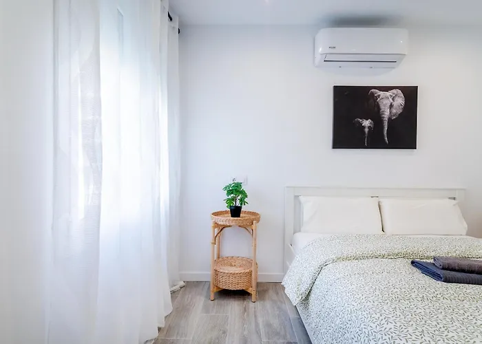 Salatan Apartments, Plaza Paris Lloret de Mar