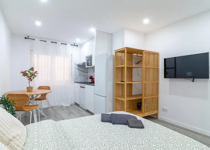 Salatan Apartments, Plaza Paris Lloret de Mar