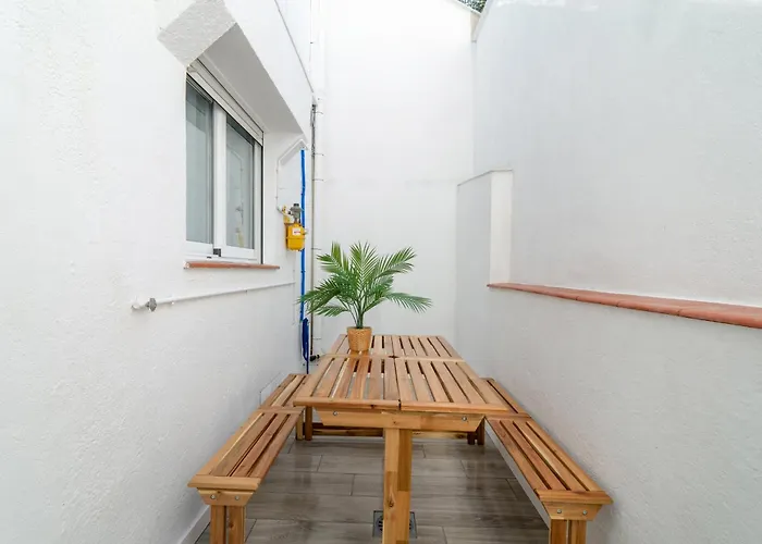 Salatan Apartments, Plaza Paris